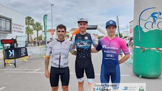 Chari pruaño y javier periñan vencedores en la btt maraton la almoraima 2023.