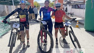 Rafael reyes y marta checa vencedores en montilla btt 2023.